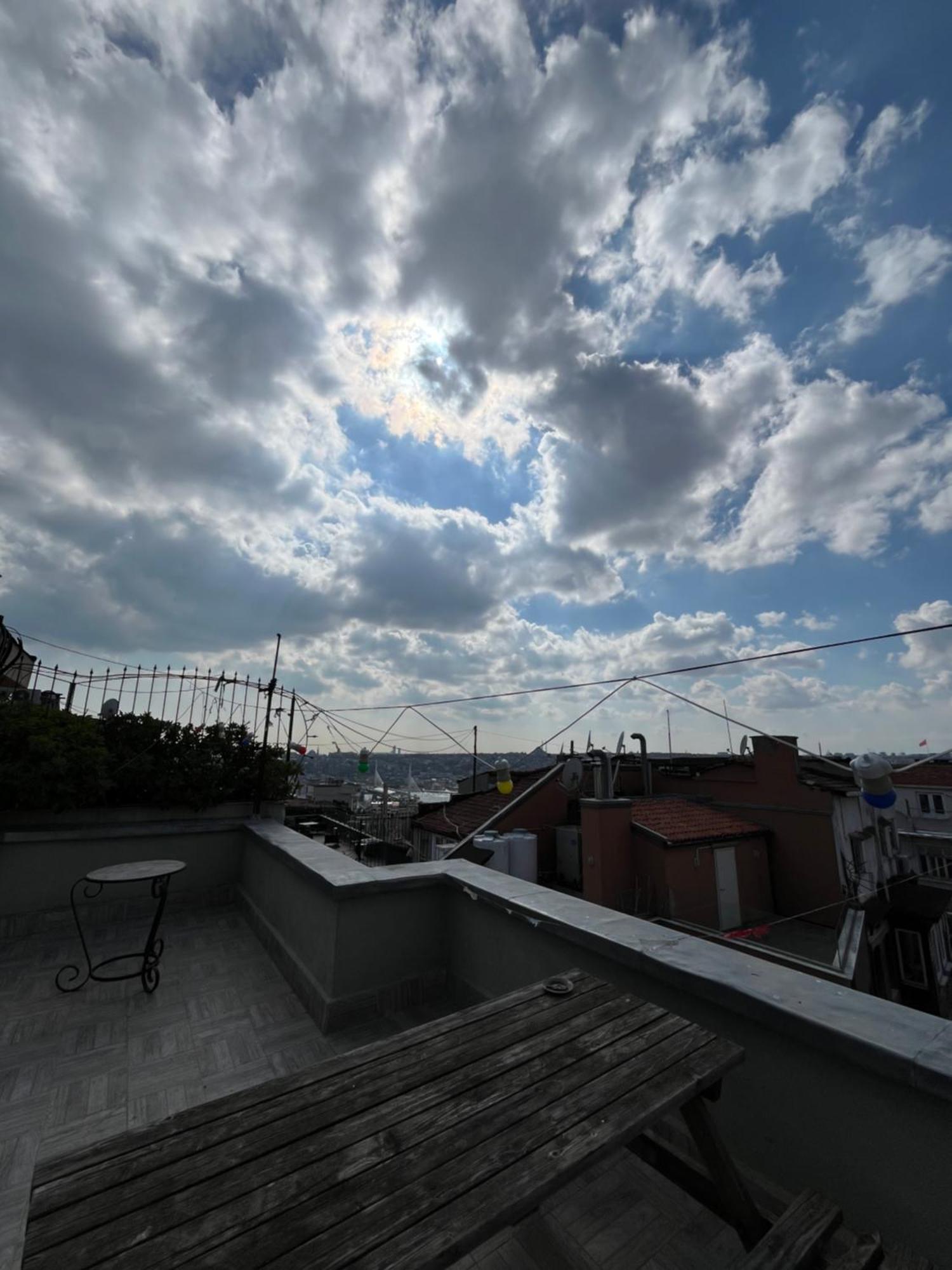 Ganbaru Tours - Flats In Galata Lägenhet Istanbul Exteriör bild