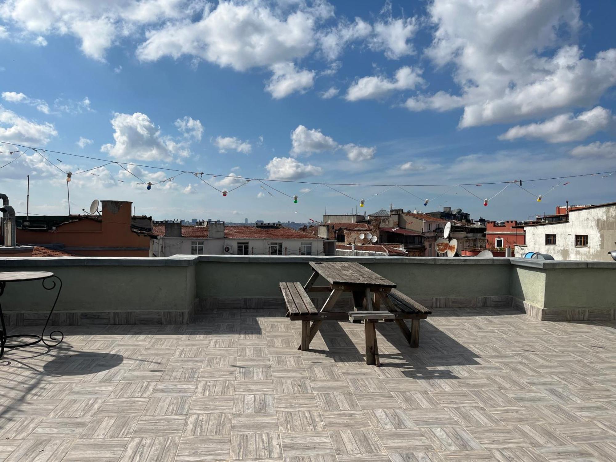 Ganbaru Tours - Flats In Galata Lägenhet Istanbul Exteriör bild